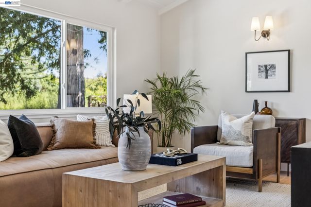 3410 St Marys Rd, Lafayette, CA 94549