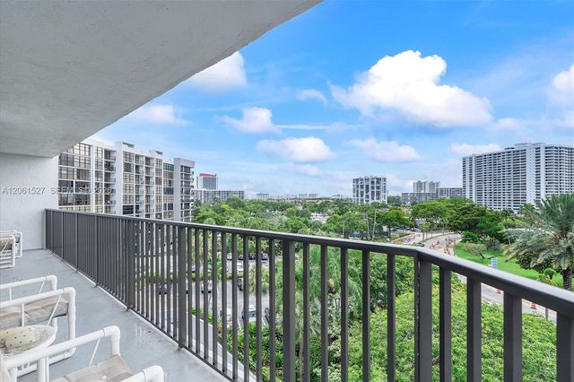 600 Parkview Drive 709, Hallandale Beach, FL 33009