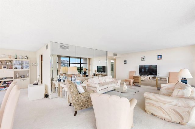 600 Parkview Drive 709, Hallandale Beach, FL 33009