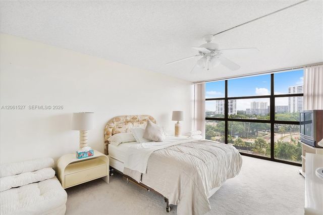 600 Parkview Drive 709, Hallandale Beach, FL 33009
