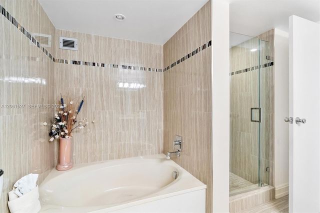600 Parkview Drive 709, Hallandale Beach, FL 33009