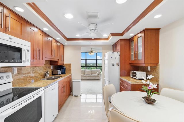600 Parkview Drive 709, Hallandale Beach, FL 33009