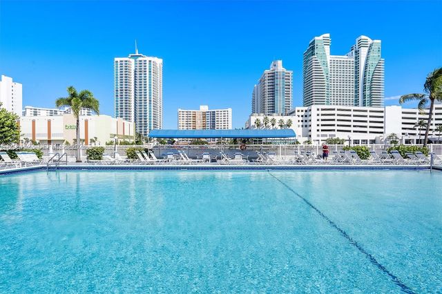 600 Parkview Drive 709, Hallandale Beach, FL 33009