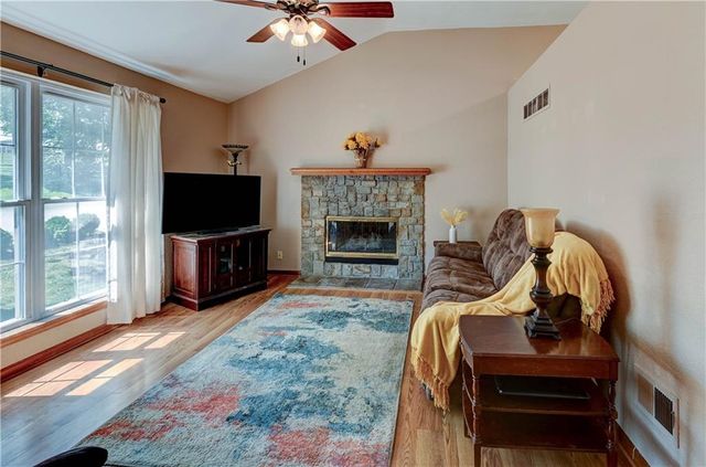 816 E Whitney Street, Olathe, KS 66061