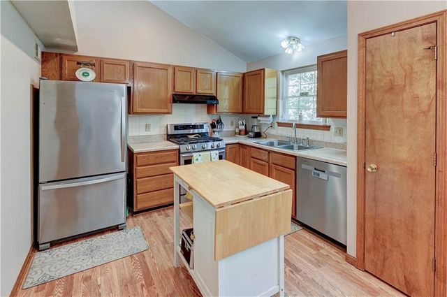 816 E Whitney Street, Olathe, KS 66061