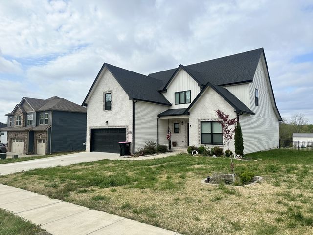 1298 Highgrove Ln, Clarksville, TN 37043