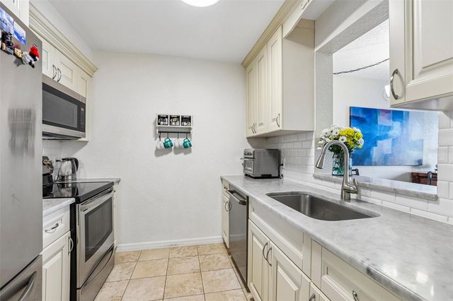 1000 COVE CAY DRIVE 3A, Clearwater, FL 33760