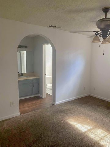 5913 Stone Bridge Lane, Bakersfield, CA 93313