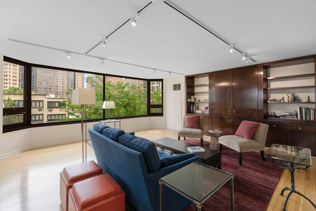 1410 N STATE Parkway 7A, Chicago, IL 60610