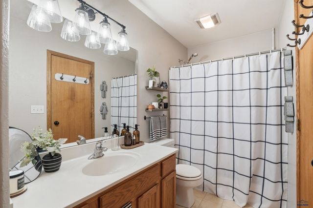 247 GRANDEUR LN, Box Elder, SD 57719