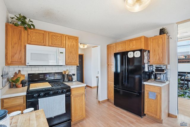 247 GRANDEUR LN, Box Elder, SD 57719