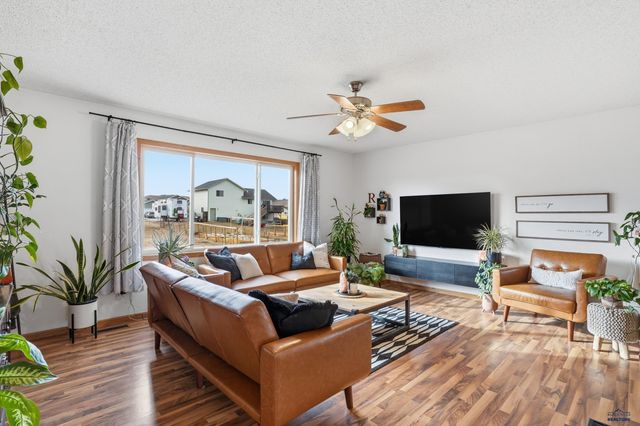 247 GRANDEUR LN, Box Elder, SD 57719