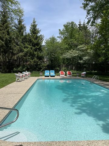 599 Woodlawn Avenue, Glencoe, IL 60022
