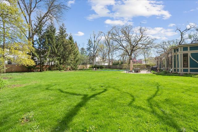 599 Woodlawn Avenue, Glencoe, IL 60022