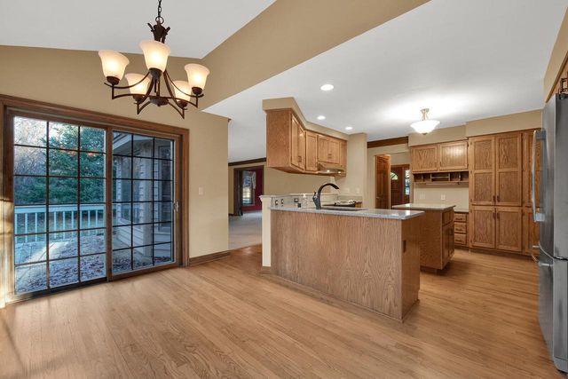 S35W27905 Pheasant RUN, Waukesha, WI 53189