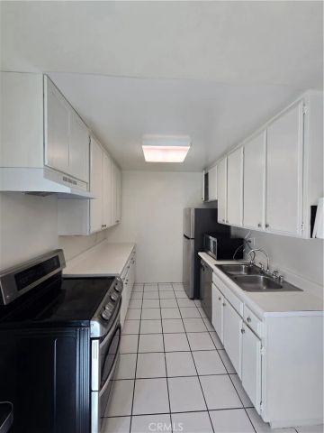 1528 Berkeley, Santa Monica, CA 90404
