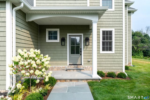6 Walnut Ridge Court, Stamford, CT 06904