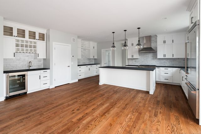 6 Walnut Ridge Court, Stamford, CT 06904