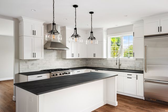 6 Walnut Ridge Court, Stamford, CT 06904