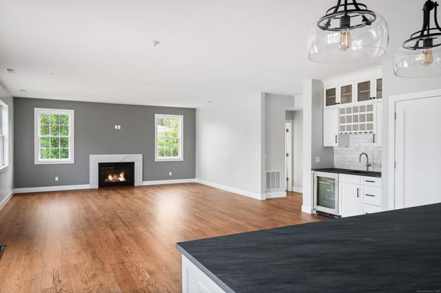 6 Walnut Ridge Court, Stamford, CT 06904