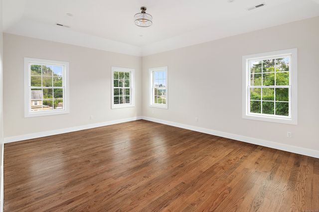6 Walnut Ridge Court, Stamford, CT 06904