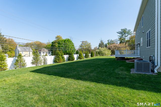 6 Walnut Ridge Court, Stamford, CT 06904