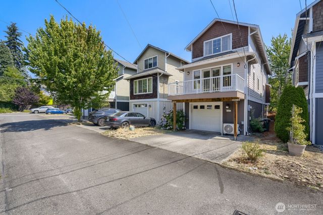 4407 40th Avenue SW, Seattle, WA 98116