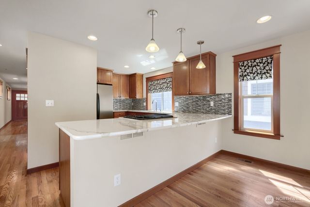 4407 40th Avenue SW, Seattle, WA 98116