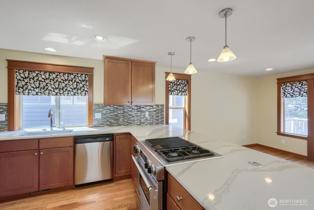 4407 40th Avenue SW, Seattle, WA 98116