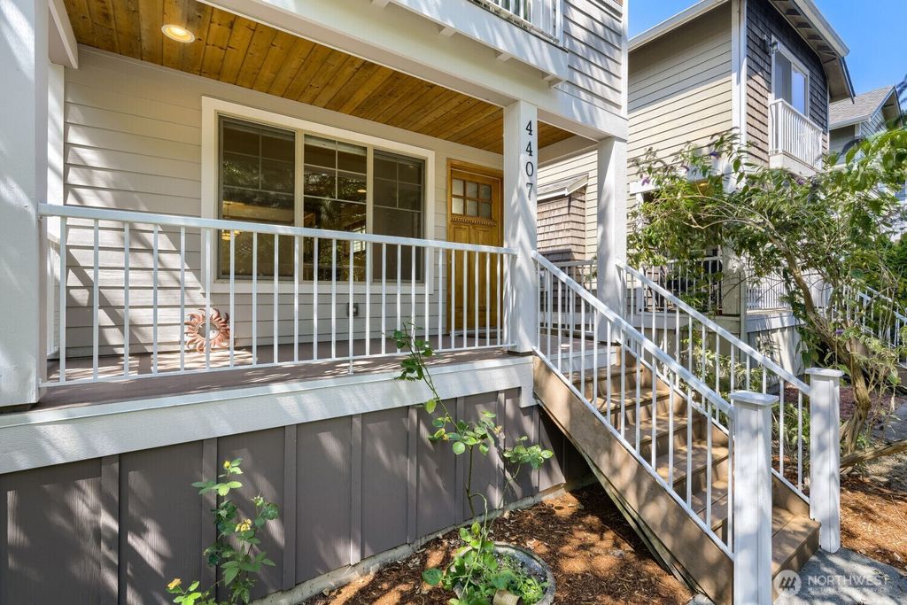 4407 40th Avenue SW, Seattle, WA 98116