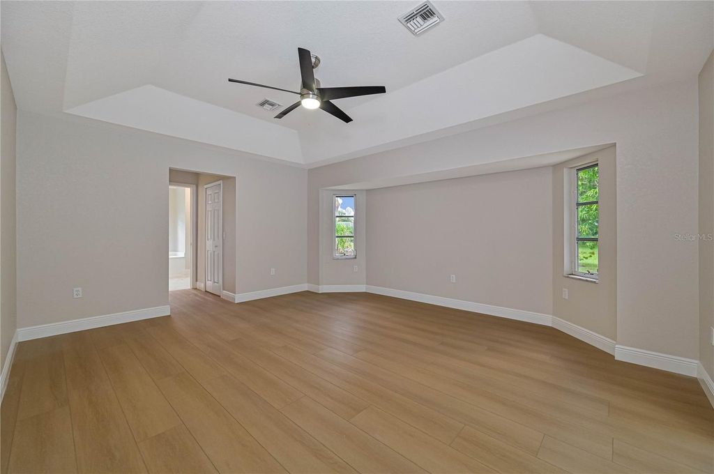 Image 12 of property listing at 27334 ORURO DRIVE, Punta Gorda, FL 33983