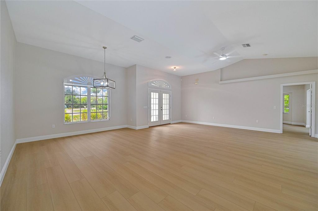 Image 14 of property listing at 27334 ORURO DRIVE, Punta Gorda, FL 33983