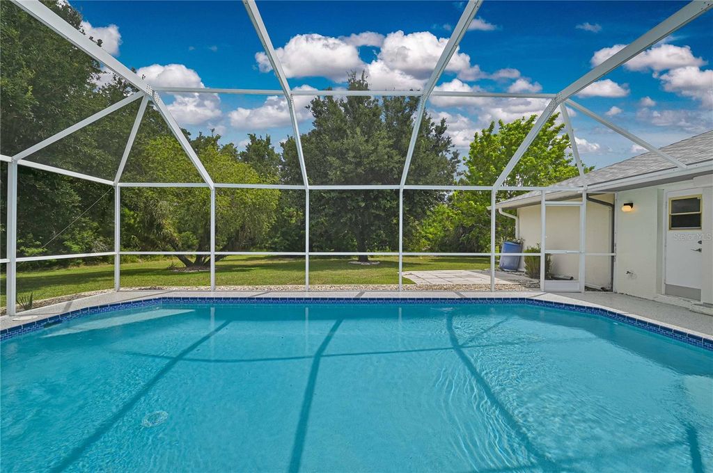 Image 3 of property listing at 27334 ORURO DRIVE, Punta Gorda, FL 33983