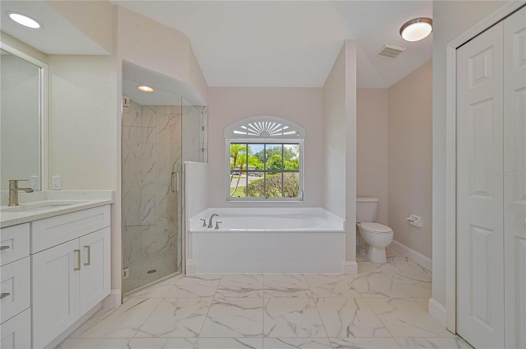Image 21 of property listing at 27334 ORURO DRIVE, Punta Gorda, FL 33983