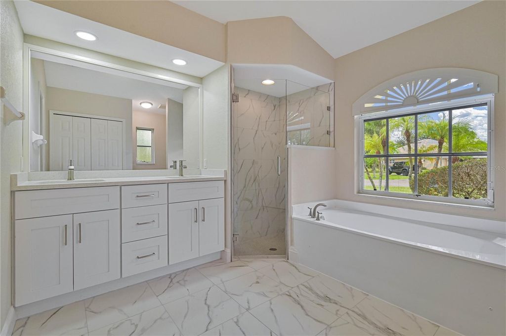 Image 23 of property listing at 27334 ORURO DRIVE, Punta Gorda, FL 33983