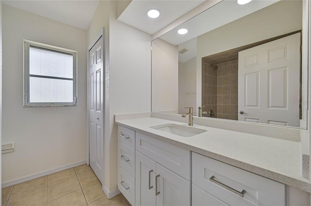 Image 27 of property listing at 27334 ORURO DRIVE, Punta Gorda, FL 33983