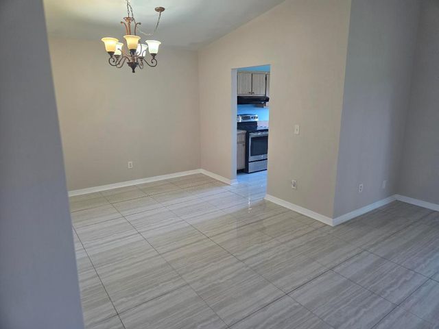 5 Fenwick Place, Boynton Beach, FL 33426