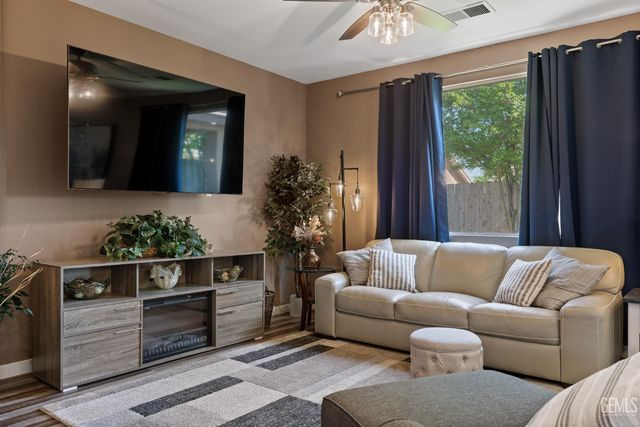 3110 Campfire Drive, Bakersfield, CA 93312