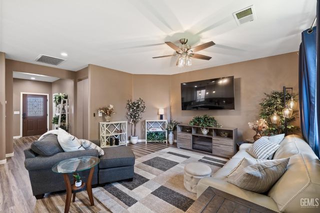 3110 Campfire Drive, Bakersfield, CA 93312