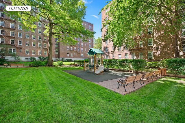 7261 113th St Apt 7F, New York City, NY 11375