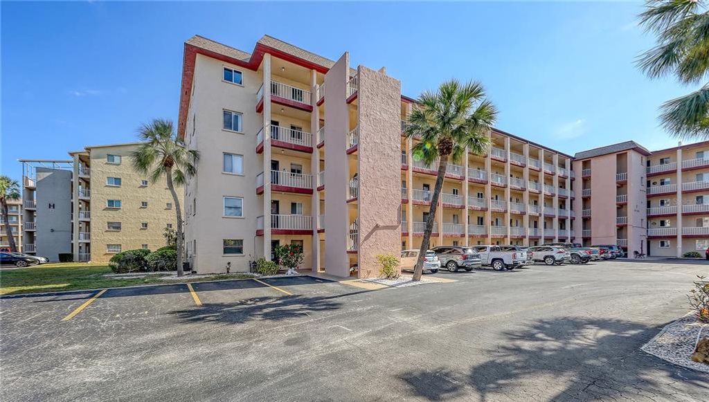 3845 LAKE BAYSHORE DRIVE F103, Bradenton, FL 34205