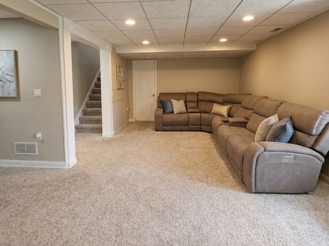 7001 46th Street N, Oakdale, MN 55128
