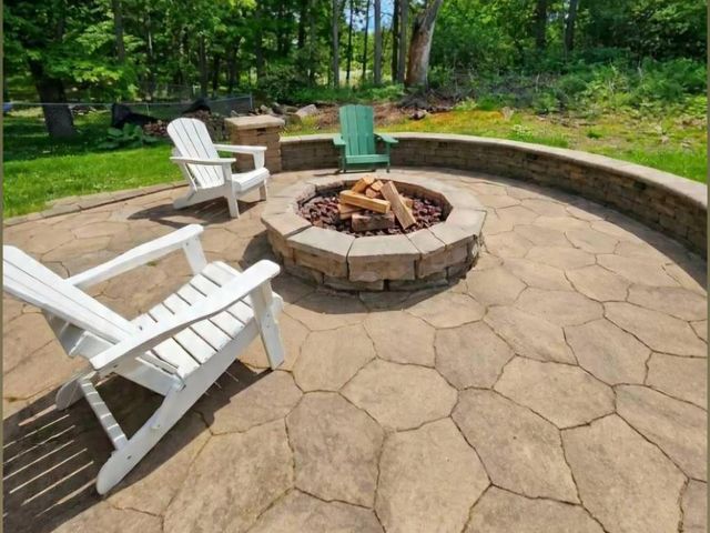 7001 46th Street N, Oakdale, MN 55128