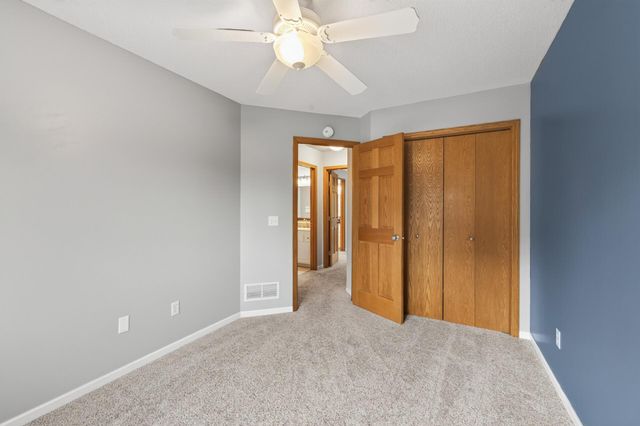 7001 46th Street N, Oakdale, MN 55128