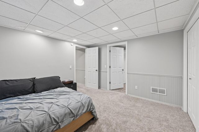 7001 46th Street N, Oakdale, MN 55128