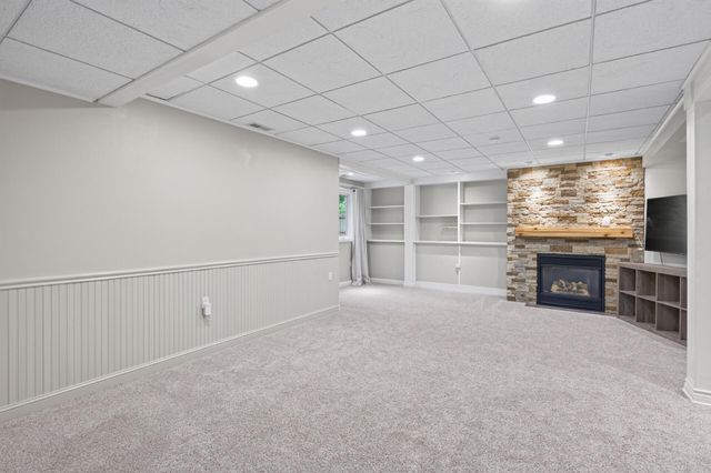 7001 46th Street N, Oakdale, MN 55128
