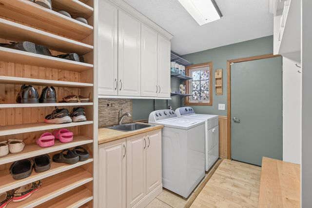 7001 46th Street N, Oakdale, MN 55128