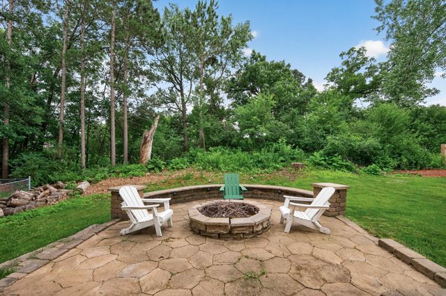 7001 46th Street N, Oakdale, MN 55128