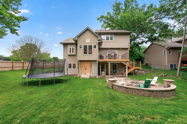 7001 46th Street N, Oakdale, MN 55128
