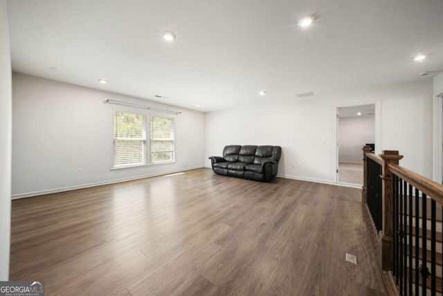 8085 Brewton Bend, Ball Ground, GA 30107